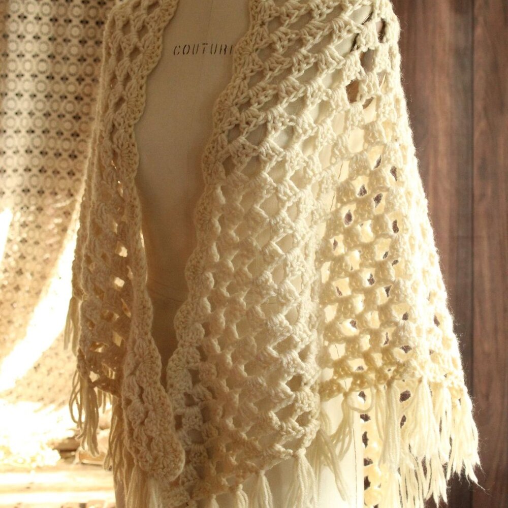 Vintage 1960s 1970s Shawl, Ivory Knit with Fringe Cape or Wrap - Picture 8 of 14
